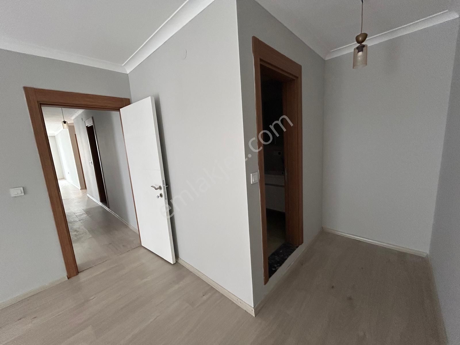 Yükselden Satılık Kadıköyün Üst Caddesinde Ebeveyn Banyolu 3+1 Geniş Daire - Görsel 35