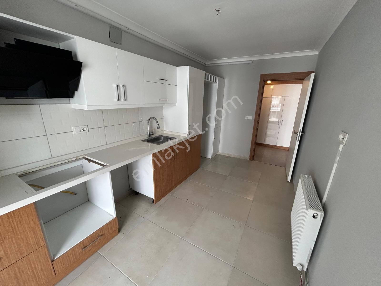 Yükselden Satılık Kadıköyün Üst Caddesinde Ebeveyn Banyolu 3+1 Geniş Daire - Görsel 13