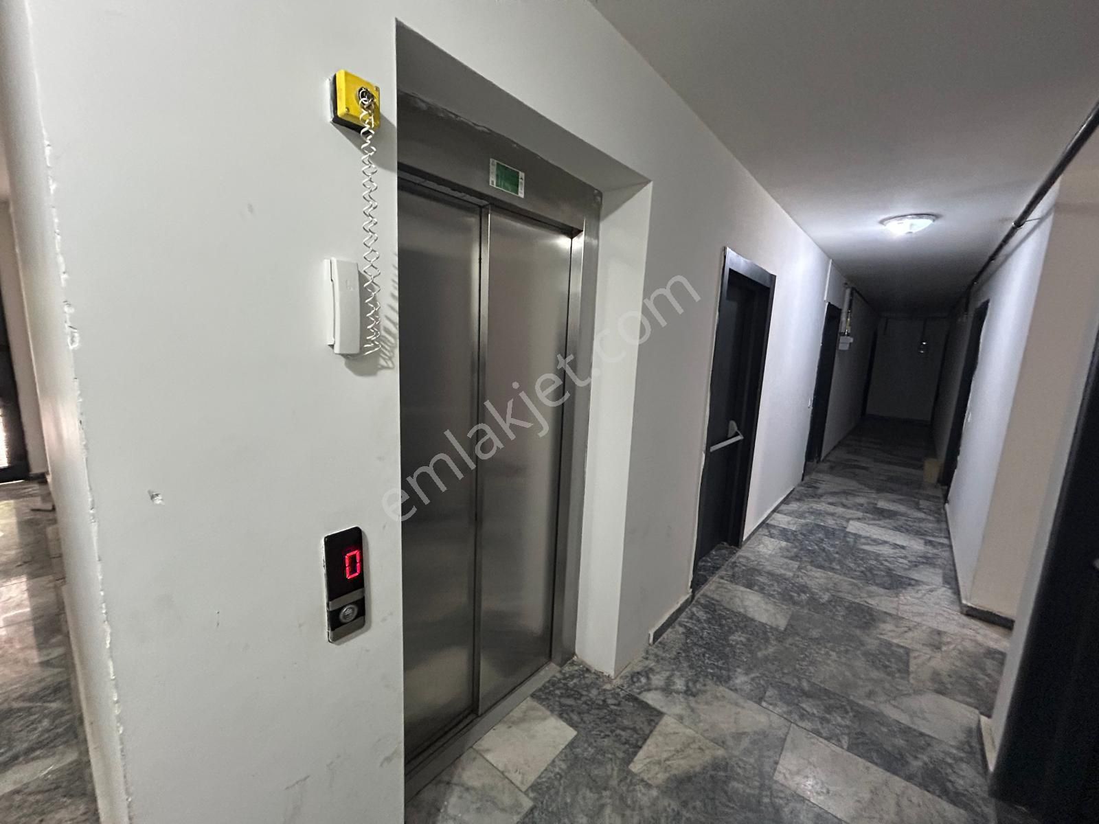 Yükselden Satılık Kadıköyün Üst Caddesinde Ebeveyn Banyolu 3+1 Geniş Daire - Görsel 10
