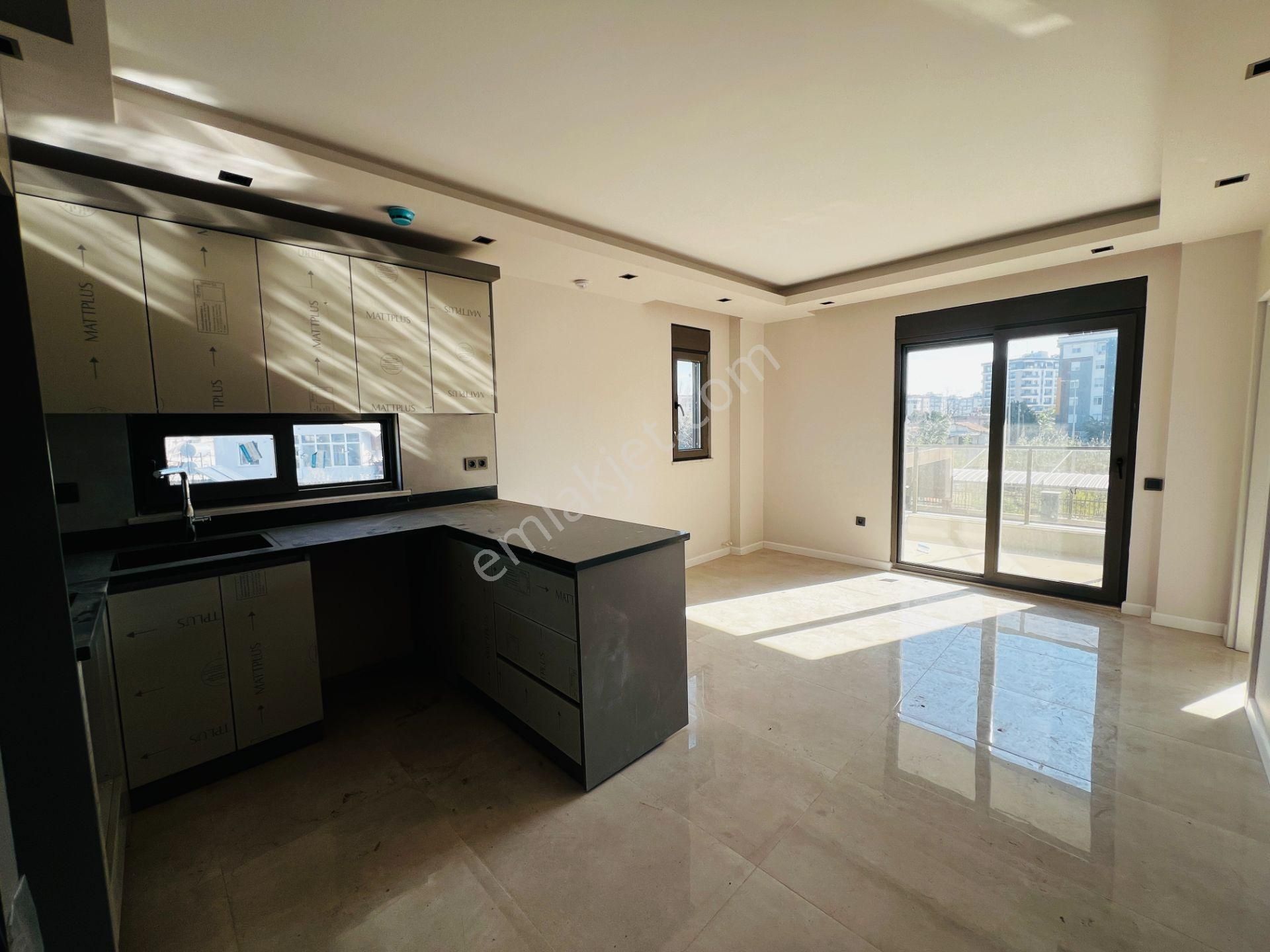 Yüzme Havuzlu Otoparklı Lüks Sitede 1+1 Daire - Görsel 5