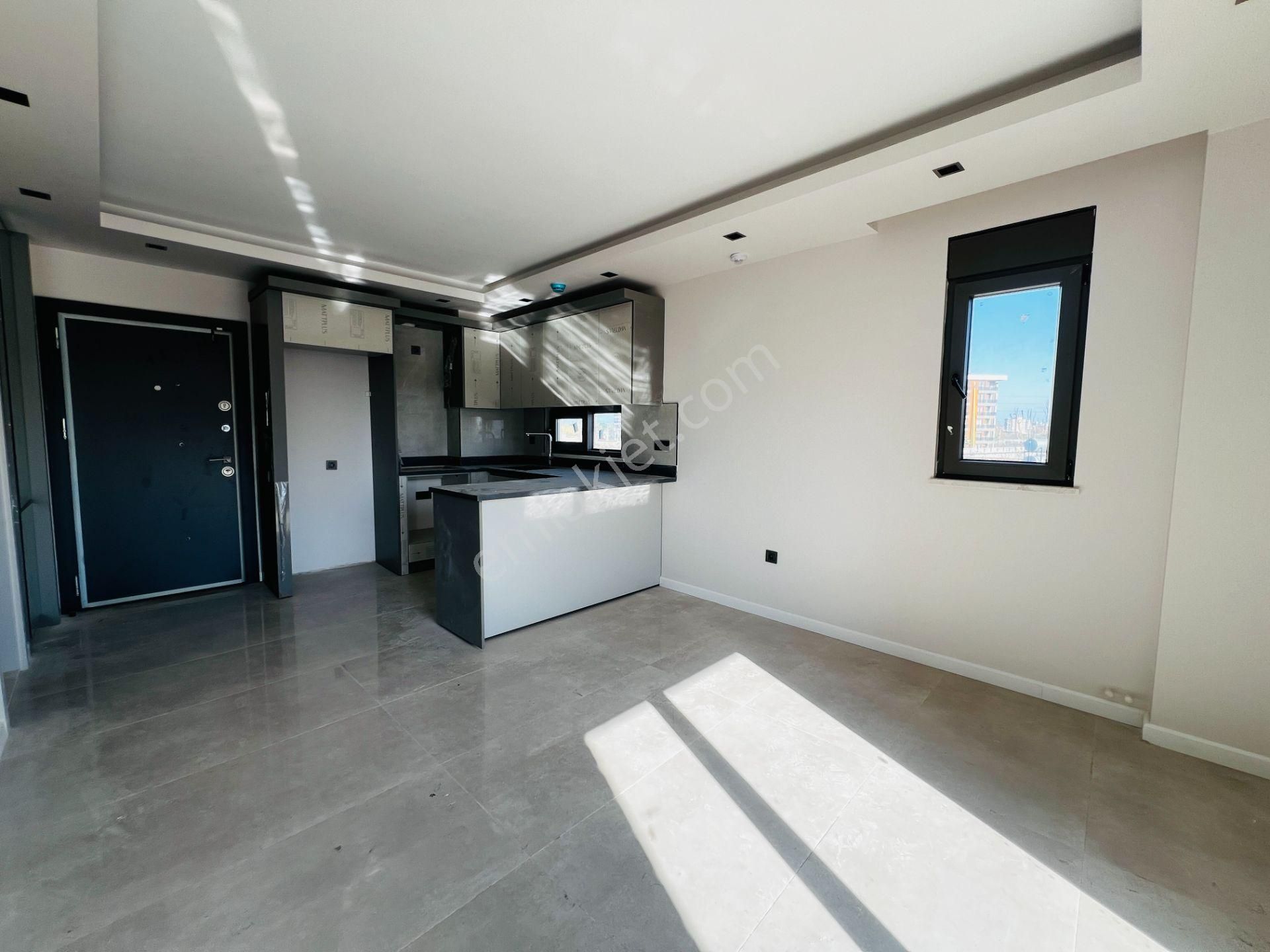 Yüzme Havuzlu Otoparklı Lüks Sitede 1+1 Daire - Görsel 2