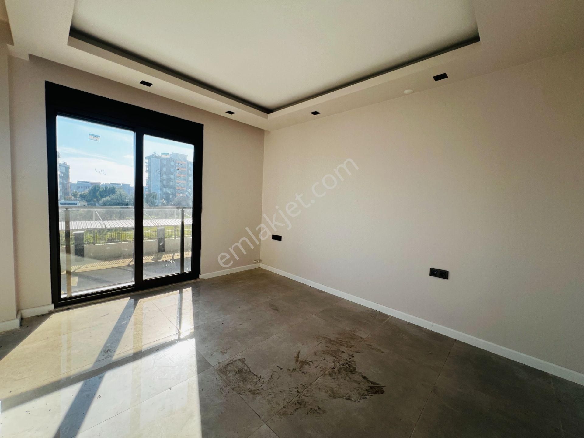 Yüzme Havuzlu Otoparklı Lüks Sitede 1+1 Daire - Görsel 6