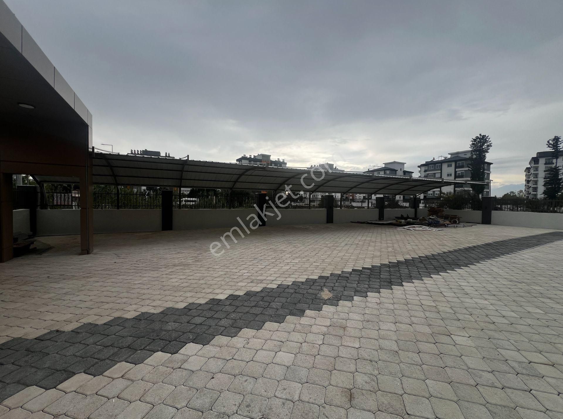 Yüzme Havuzlu Otoparklı Lüks Sitede 1+1 Daire - Görsel 16