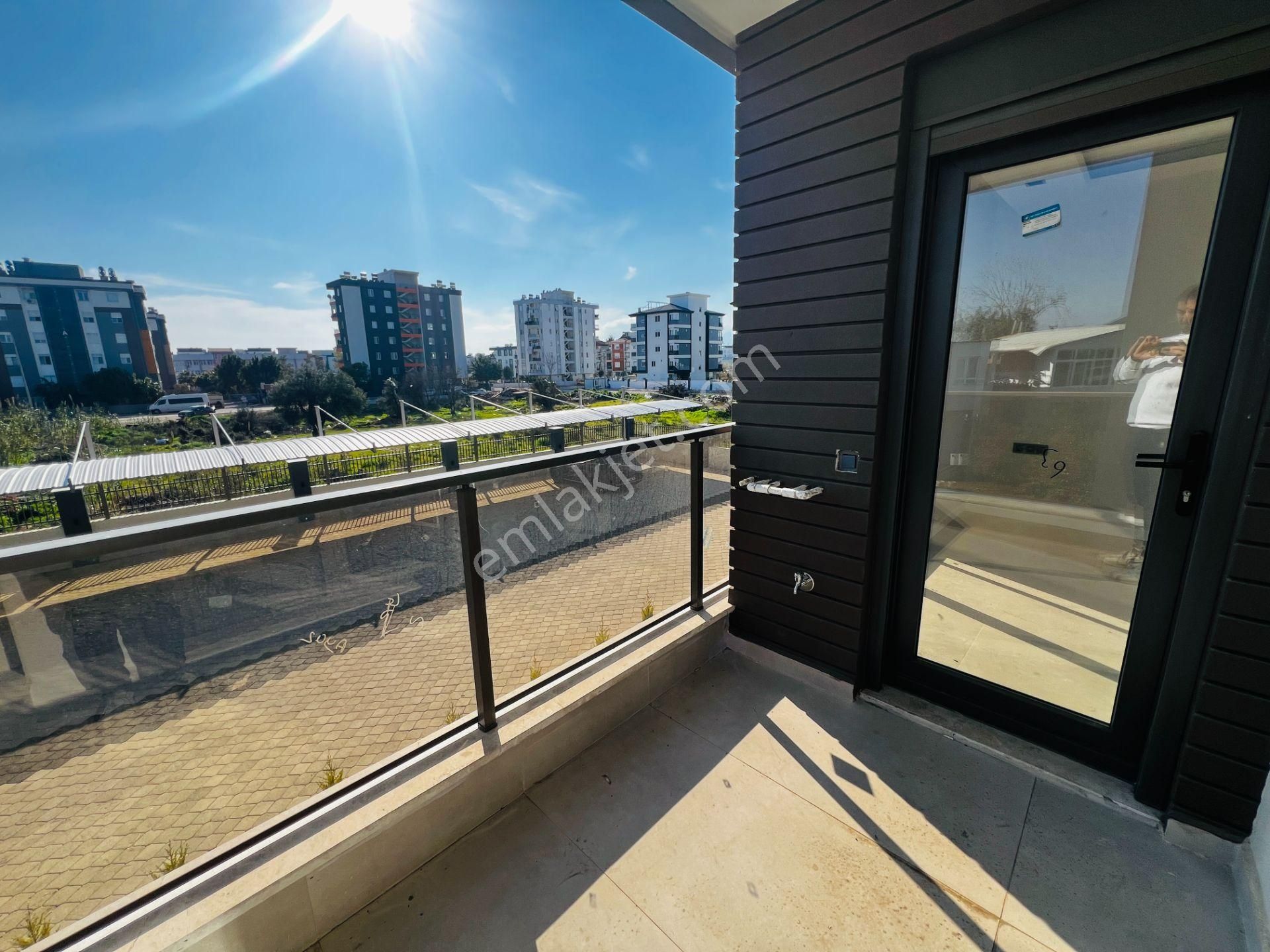 Yüzme Havuzlu Otoparklı Lüks Sitede 1+1 Daire - Görsel 9