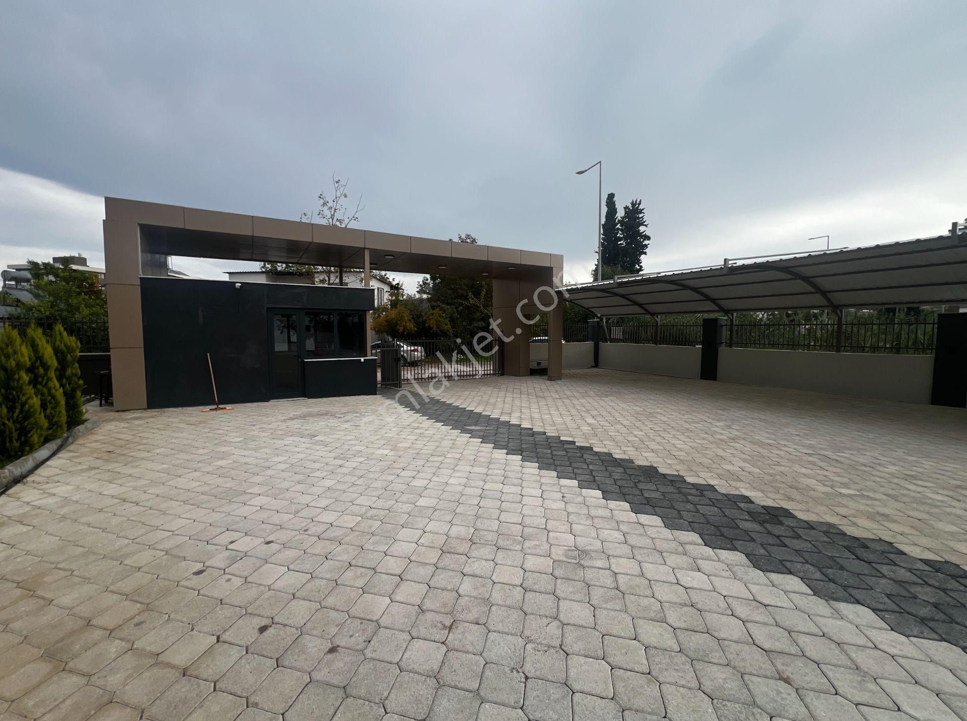 Yüzme Havuzlu Otoparklı Lüks Sitede 1+1 Daire - Görsel 15