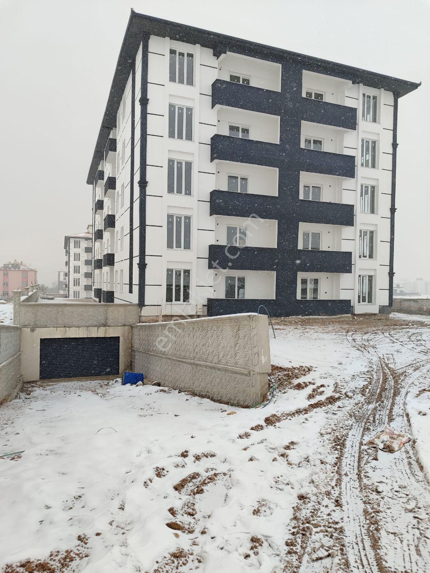 Toros Mahallesinde Satılık Sıfır Bina Kapalı Garajlı - Görsel 6