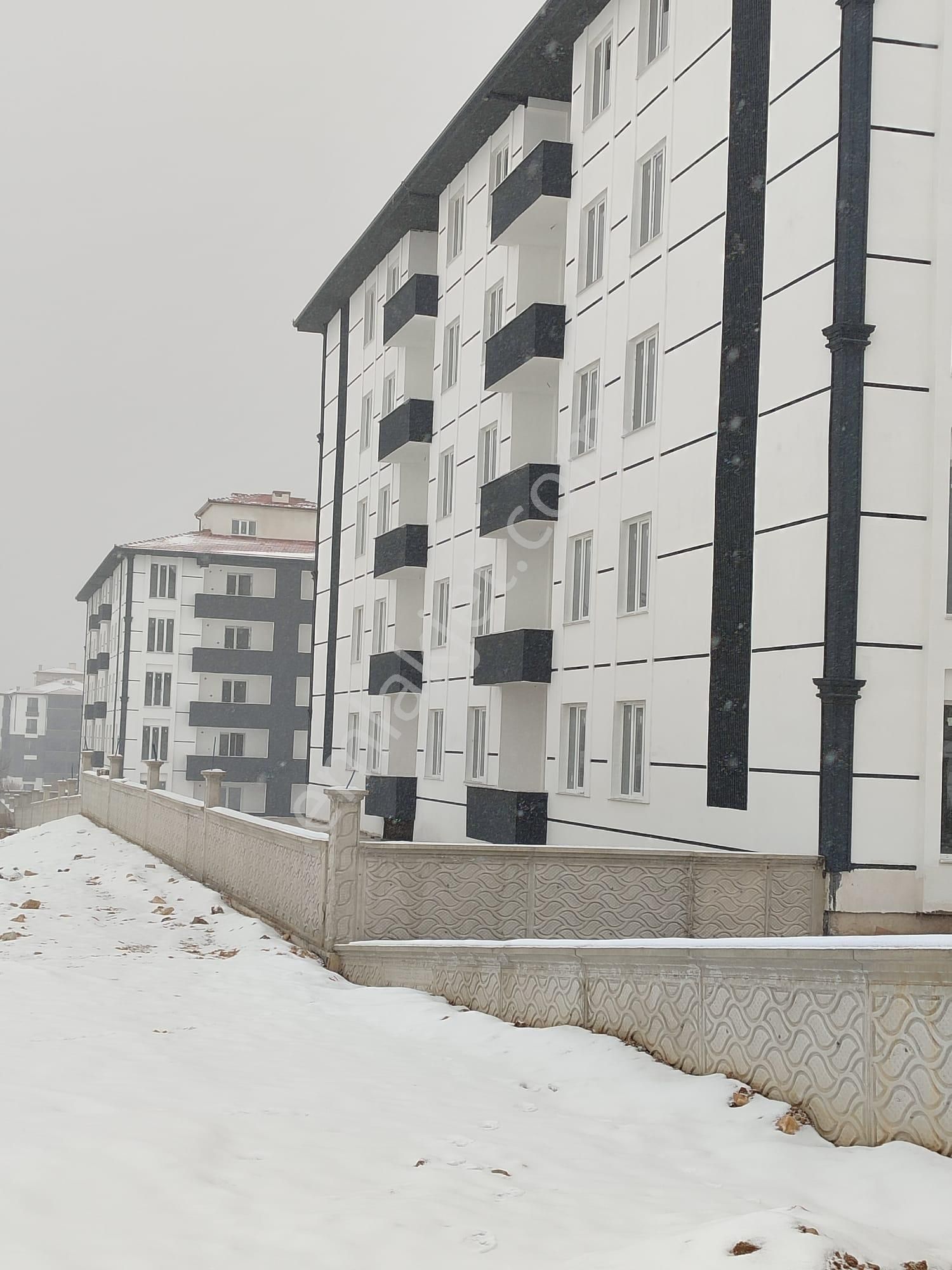 Toros Mahallesinde Satılık Sıfır Bina Kapalı Garajlı - Görsel 4