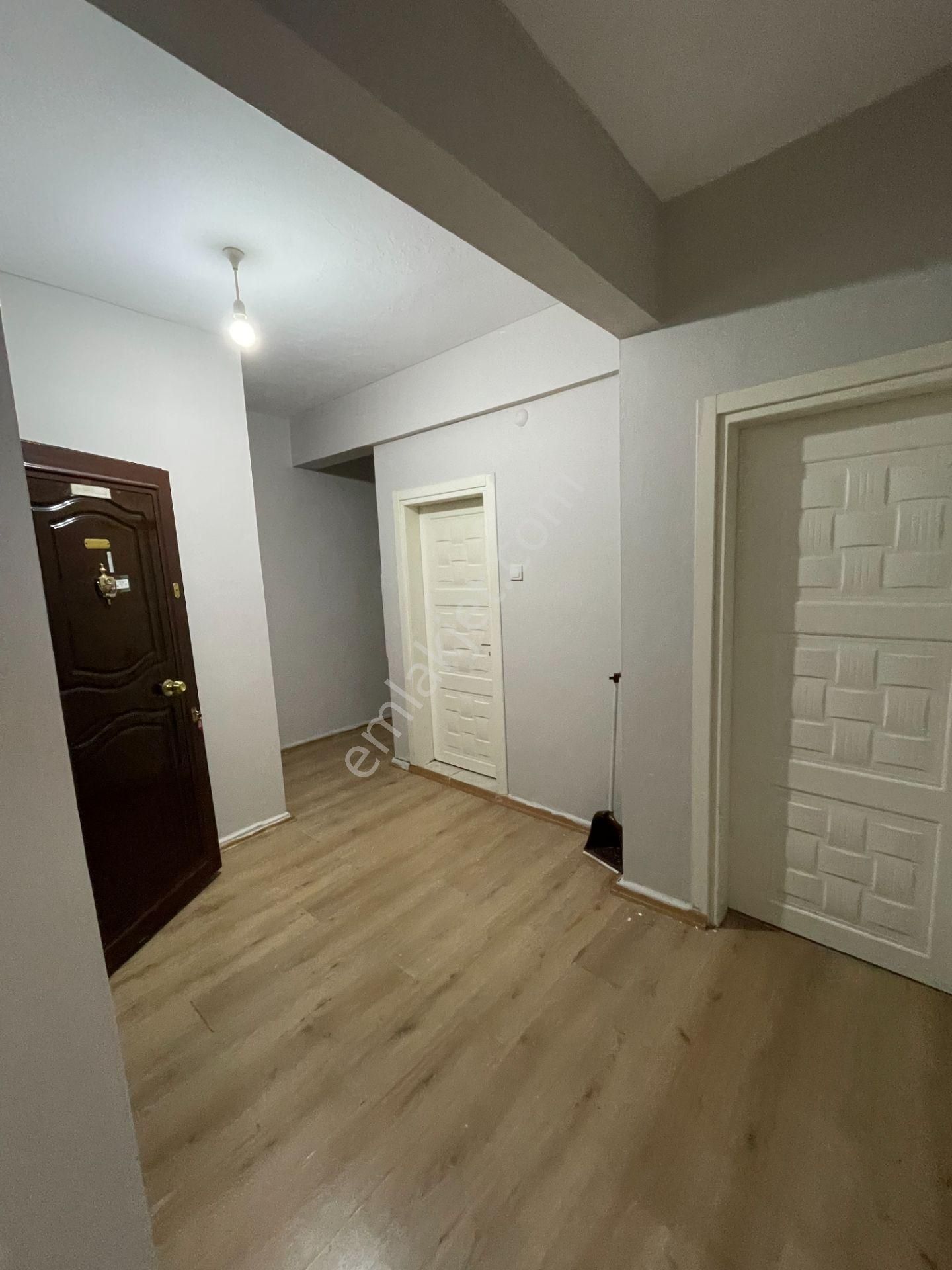 Güven Emlaktan 1+1 Kiralık Daire Merkezde - Görsel 4