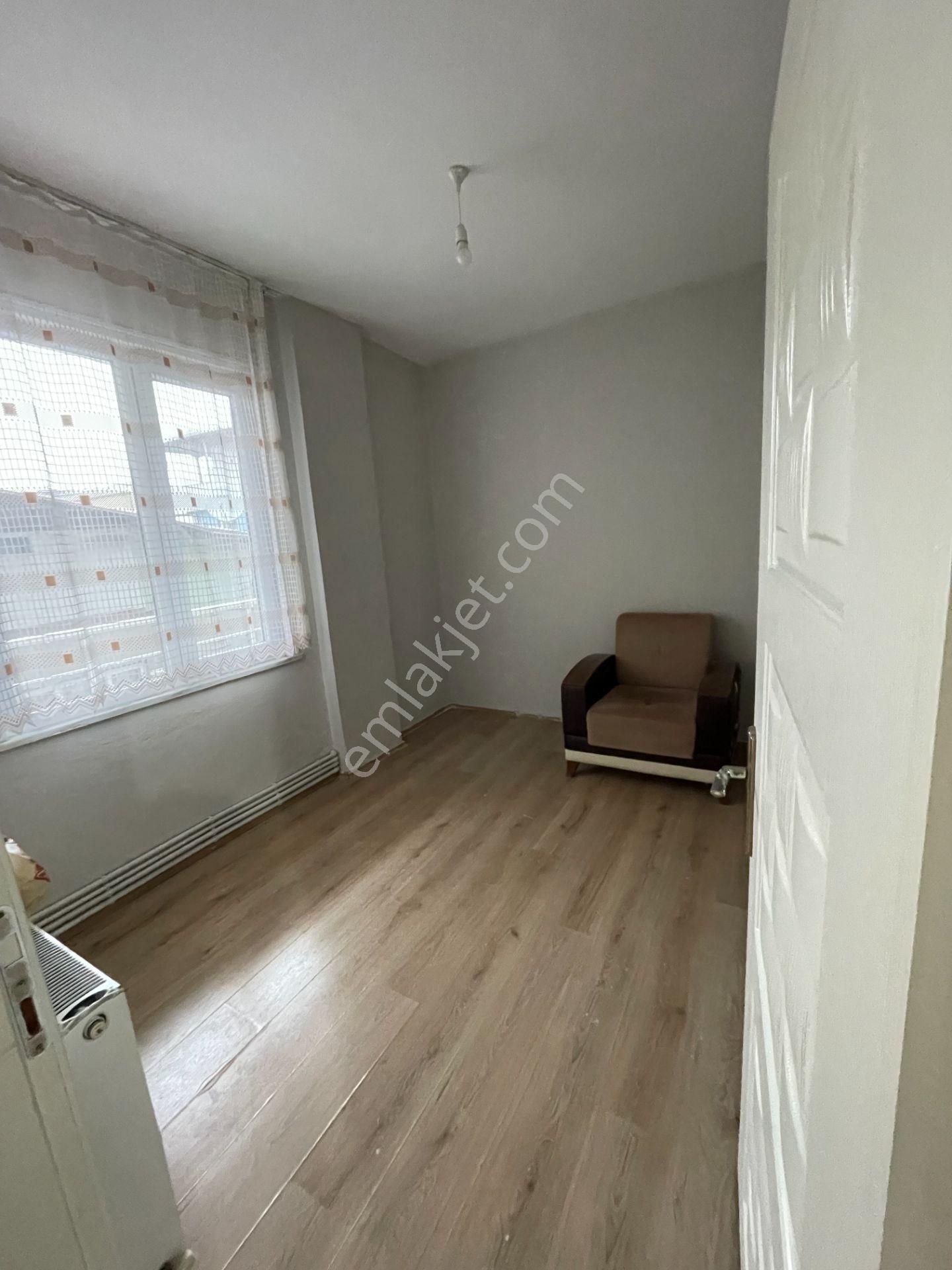 Güven Emlaktan 1+1 Kiralık Daire Merkezde - Görsel 3
