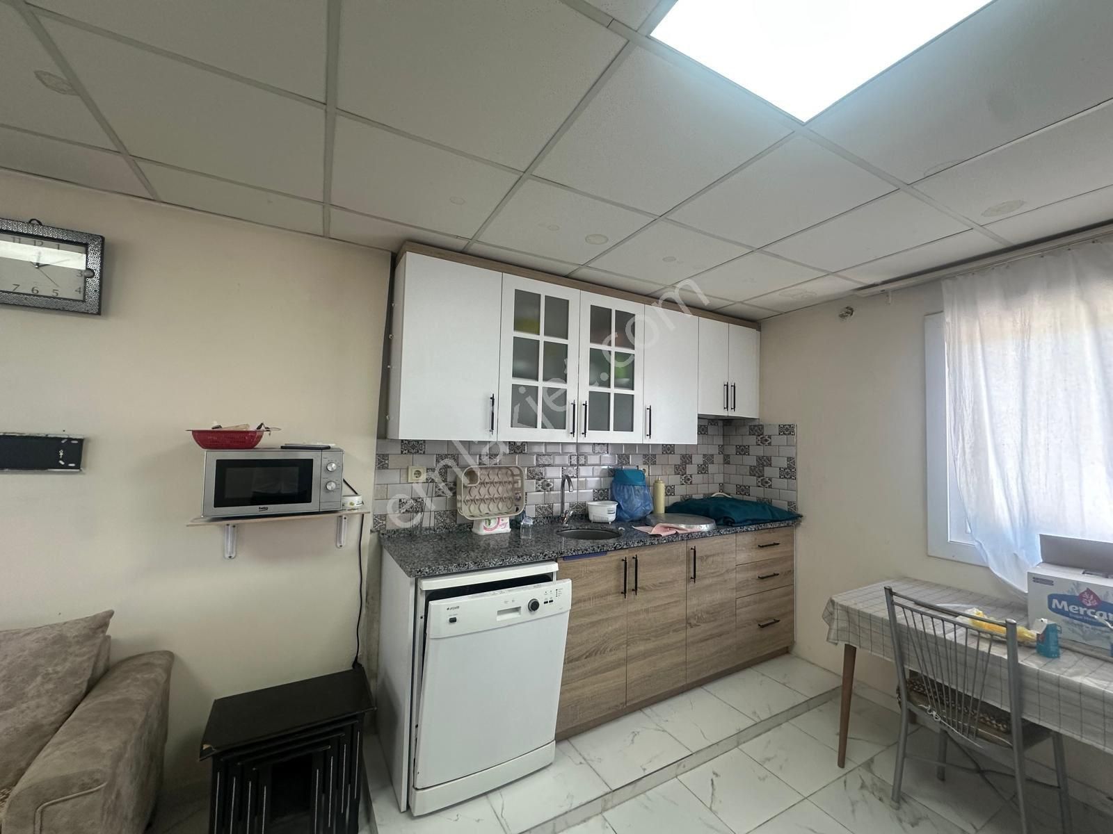 Lavinia'dan Demetevler'de 1+1 A.mutfak Cazip Eşyalı Kiralik !! - Görsel 2