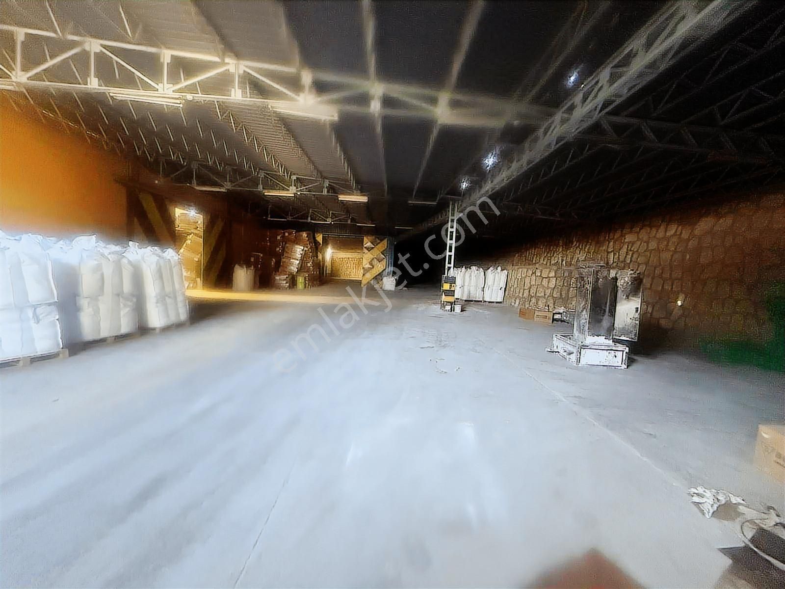 Zorlu Gayrimenkul'den Organize Sanayi Bölgesinde 1100m2 Depo - Görsel 5