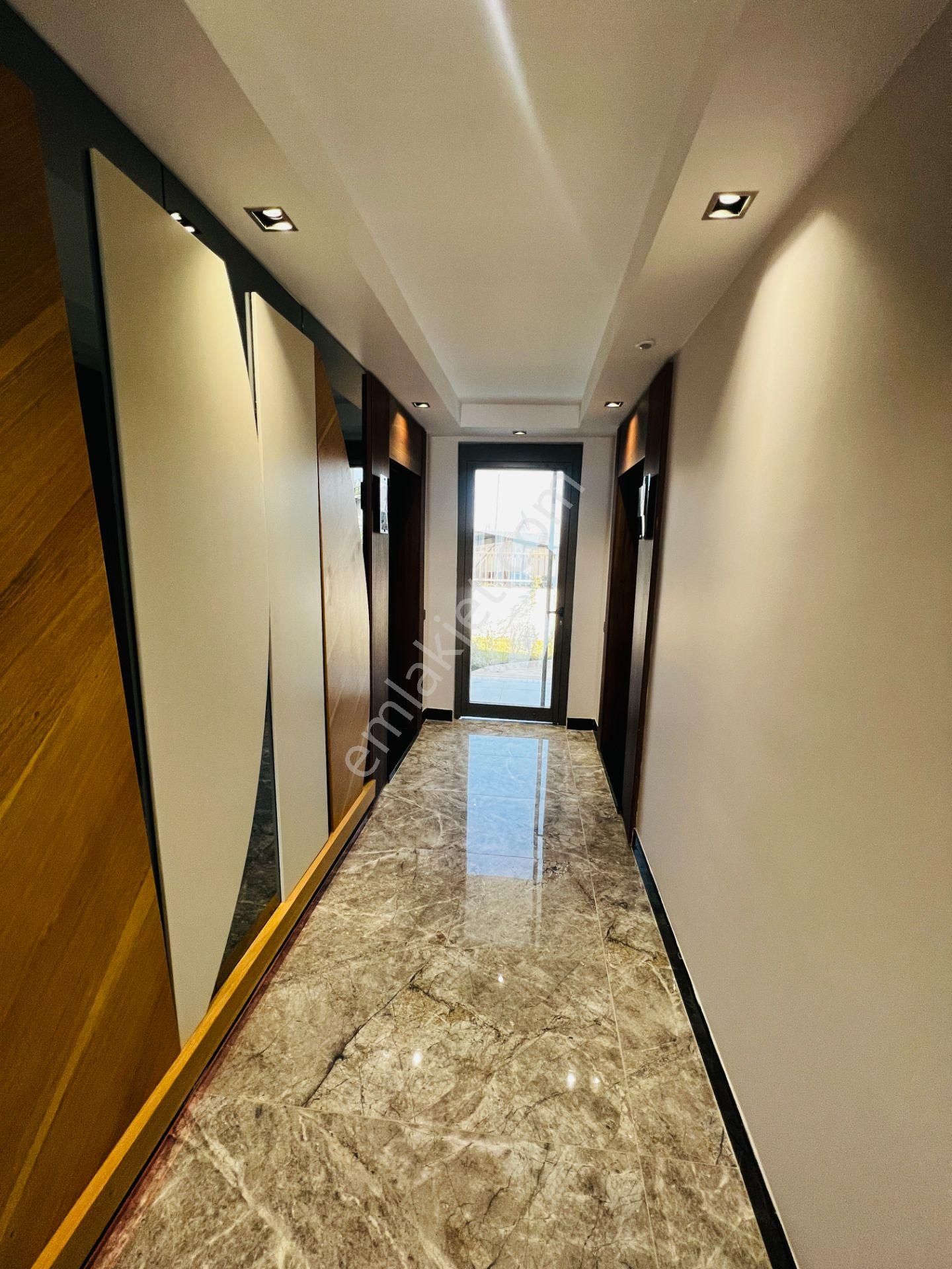 Yüzme Havuzlu Otoparklı Lüks Sitede 1+1 Daireler - Görsel 10