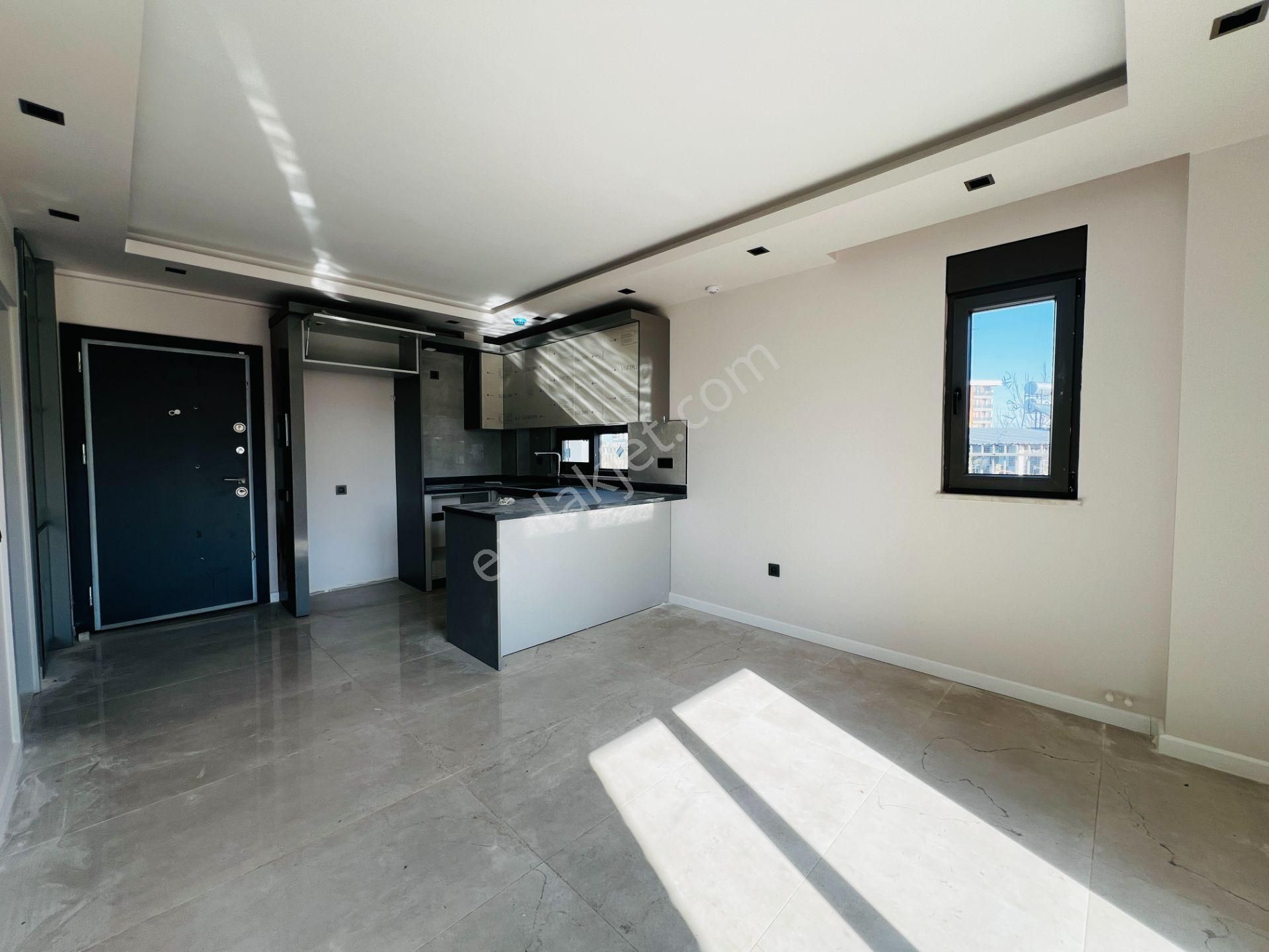 Yüzme Havuzlu Otoparklı Lüks Sitede 1+1 Daireler - Görsel 2