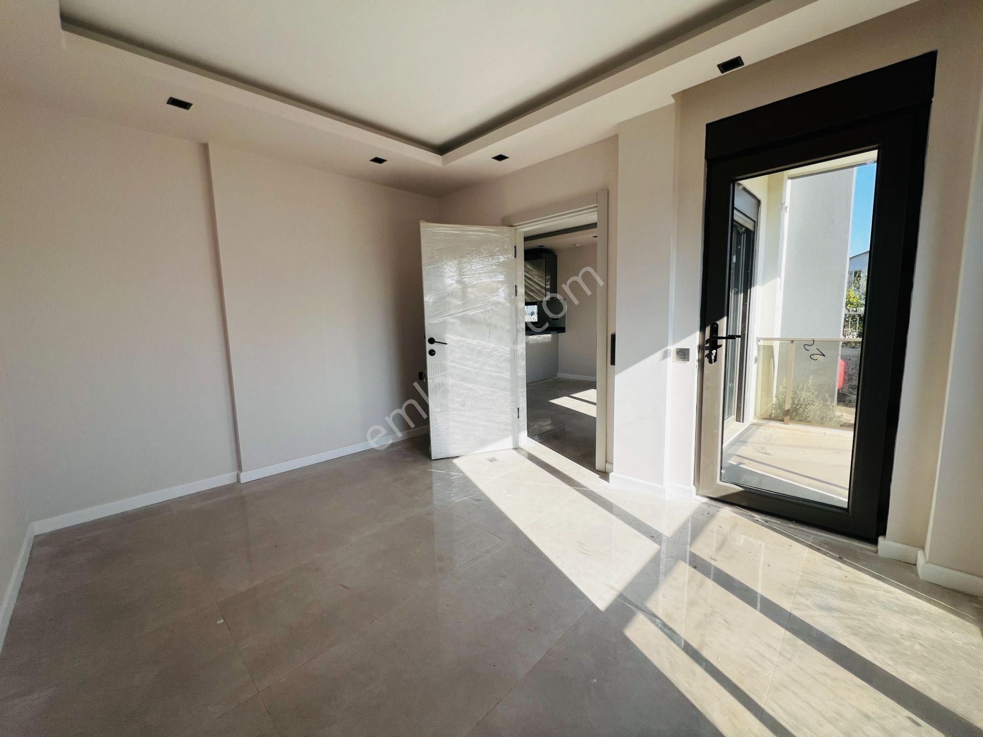 Yüzme Havuzlu Otoparklı Lüks Sitede 1+1 Daireler - Görsel 7