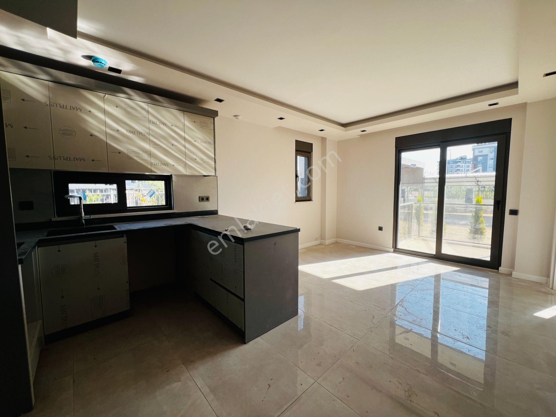 Yüzme Havuzlu Otoparklı Lüks Sitede 1+1 Daireler - Görsel 4