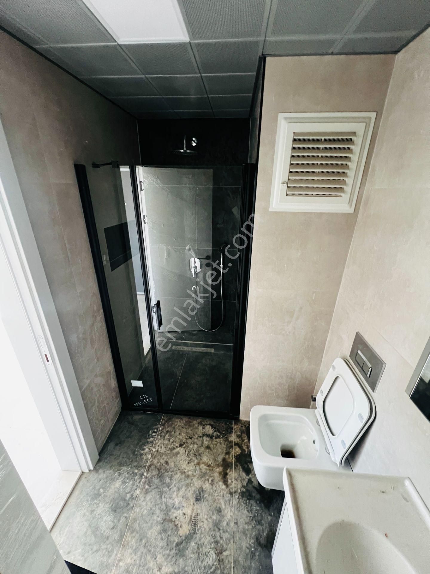 Yüzme Havuzlu Otoparklı Lüks Sitede 1+1 Daireler - Görsel 11