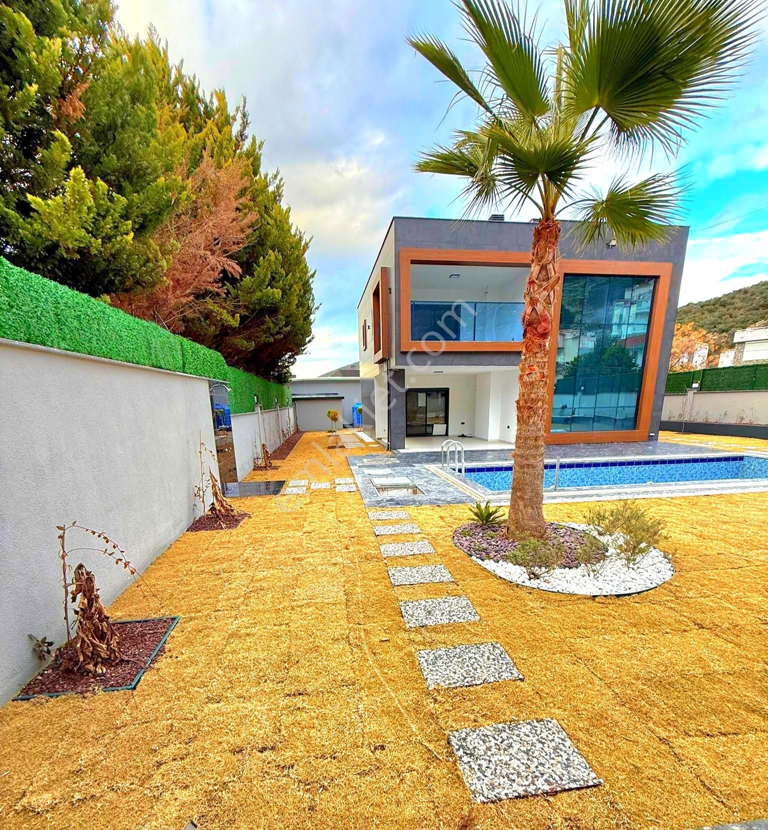 Kuşadasında 750 M2 Müstakil Arsa İçinde Özel Havuzlu Sıfır Villa - Görsel 5