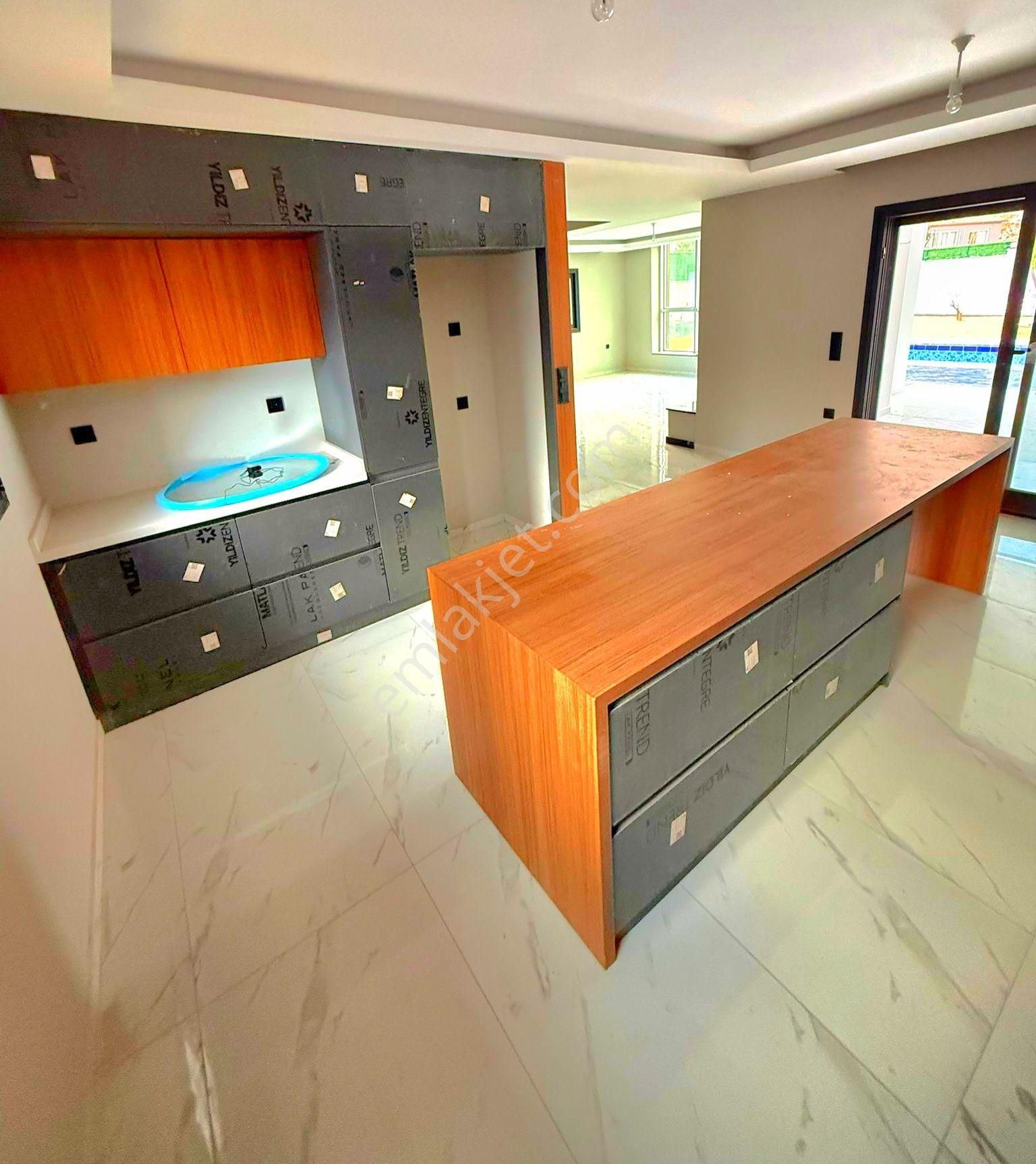 Kuşadasında 750 M2 Müstakil Arsa İçinde Özel Havuzlu Sıfır Villa - Görsel 23