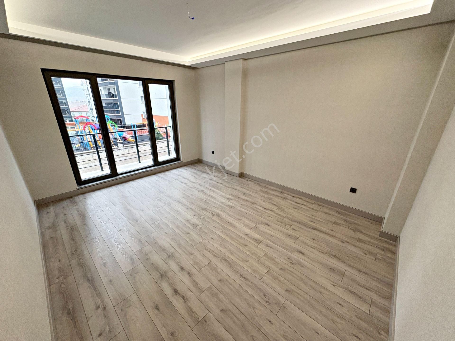 2+1 1.kat Sıfır Site Konsepti Oturuma Hazır Ultra Lüx Daireler - Görsel 16