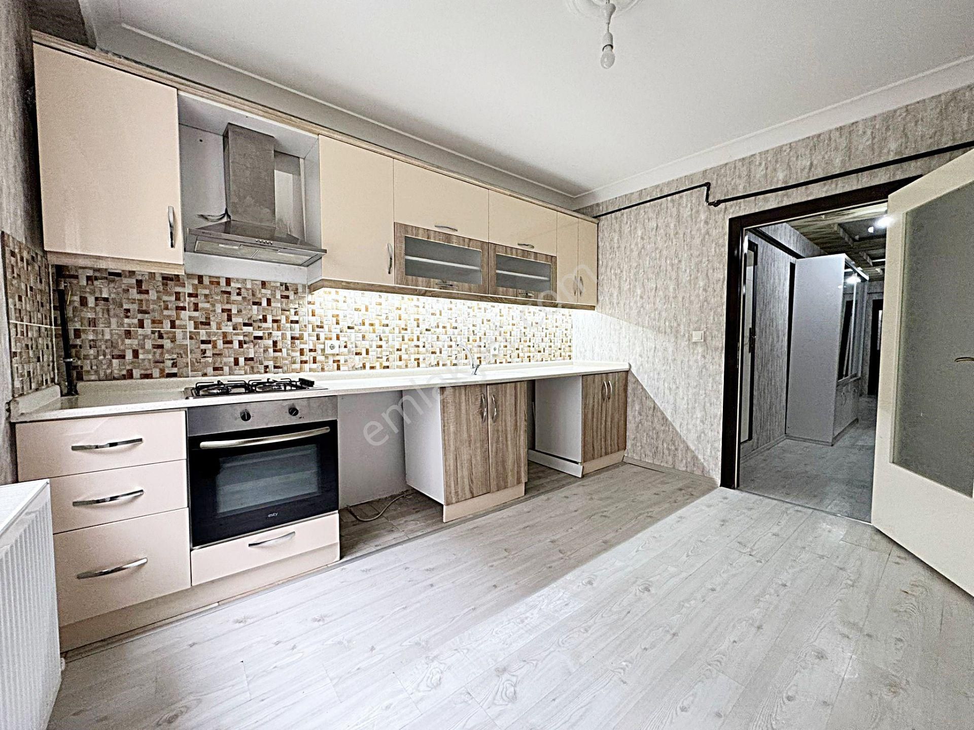 Keçiören Ataparkta Zemin Katta 3+1 Ebeveyn Banyo Asansörlü Daire