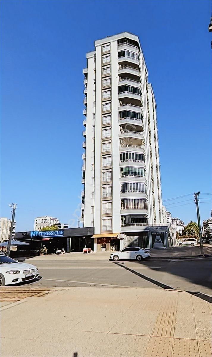 Mersin Mezitli Yeni Mahalle'de Satılık 3+1 Lüks Daire