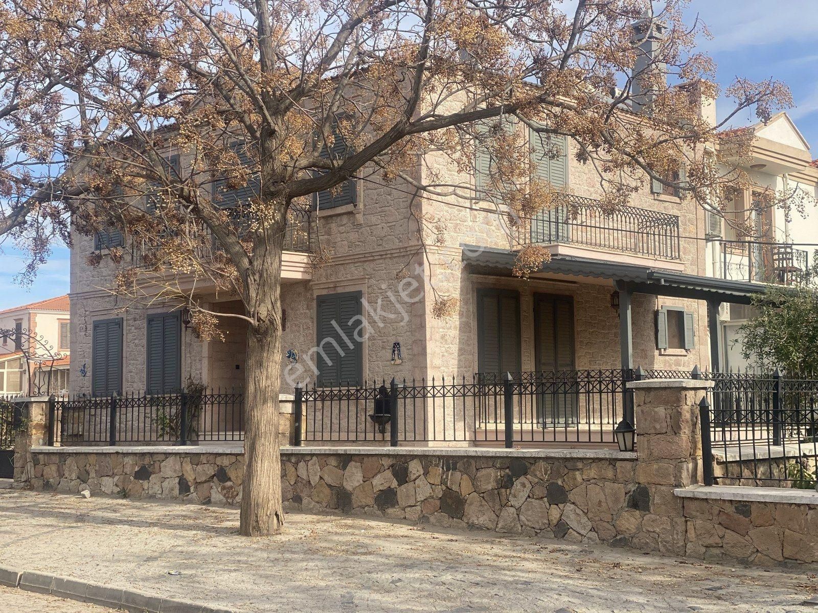 Balıkesir Ayvalık Cunda Da Satılık Mustakil Muhtesem Ev.