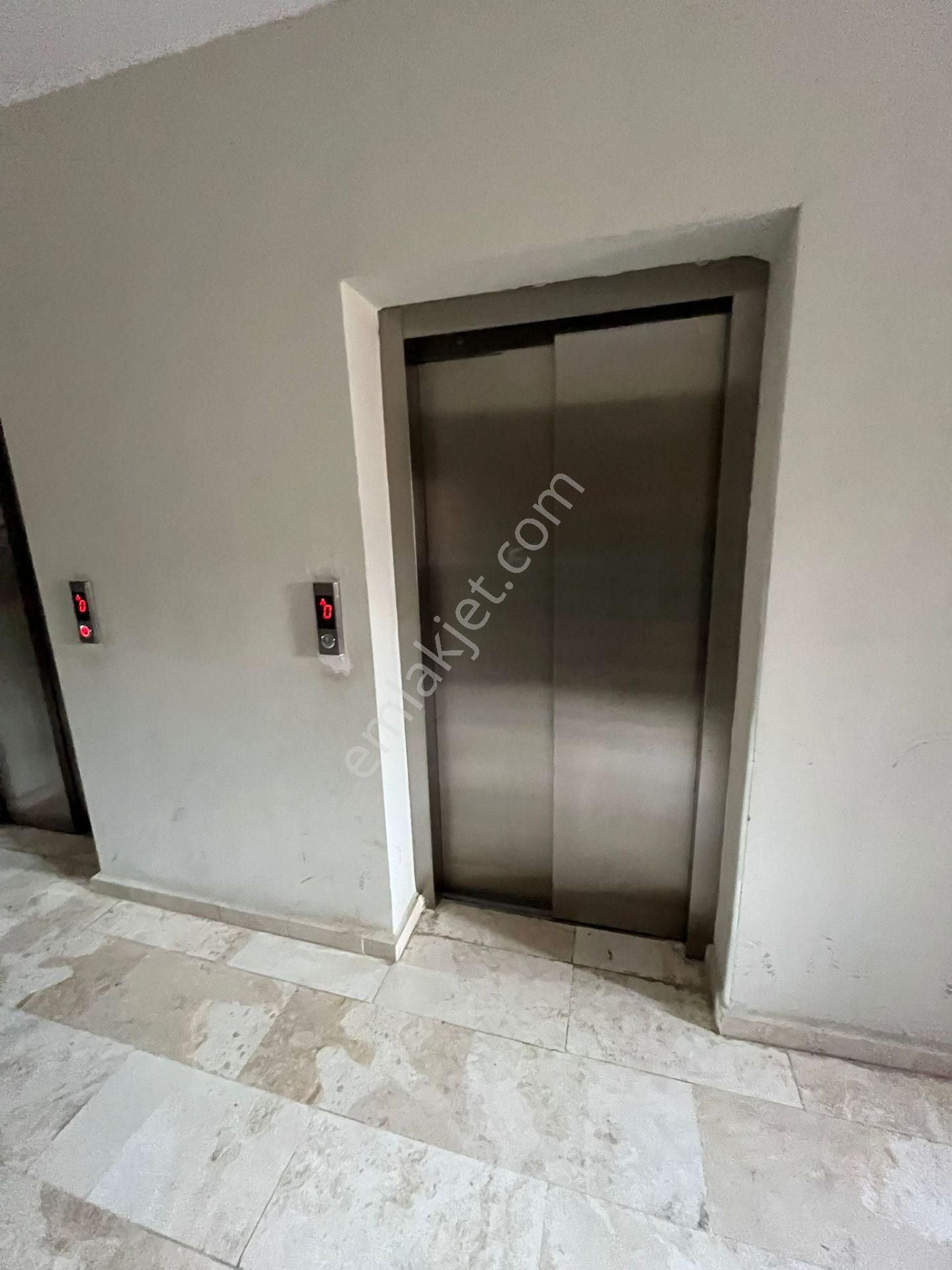 Afyon Üçok Emlaktan Kanlıca Mah Tokide Satılık Temiz Bakımlı 2+1 Arakat Fırsat Daire - Görsel 3