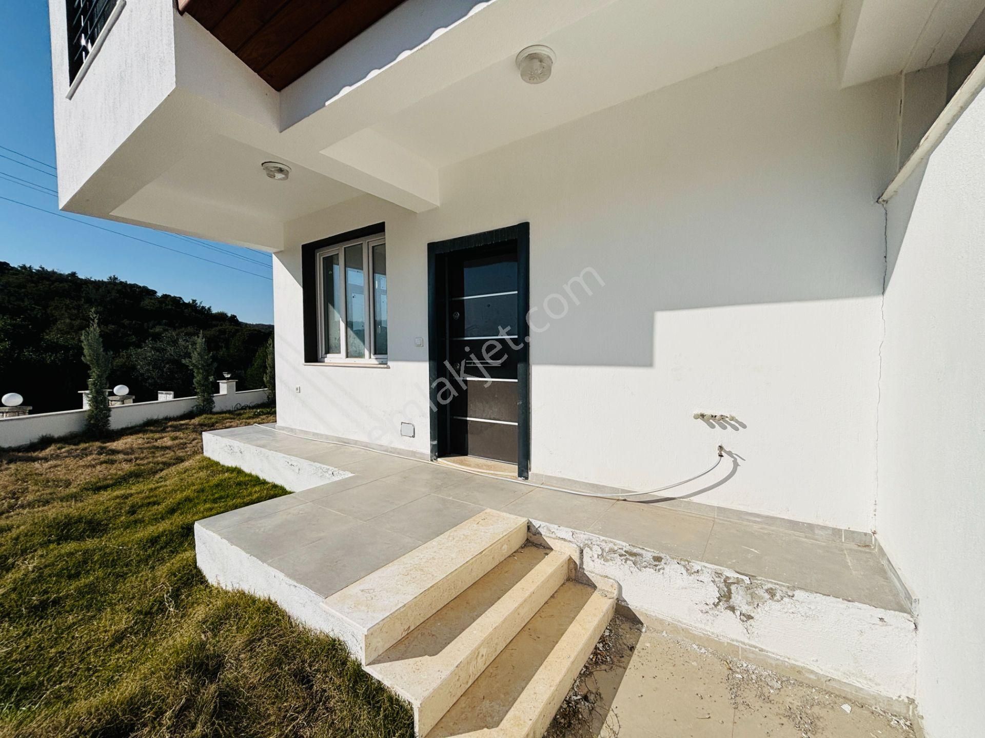 Seferihisar Doğanbey Payamlı'da Geniş Bahçeli Sıfır 3+1 Satılık Villa - Görsel 8