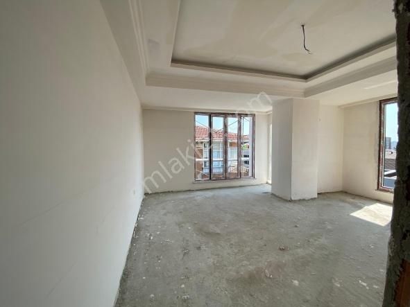 Zuhuratbaba'da Projeden Teslim Ferah Dublex Daire !!