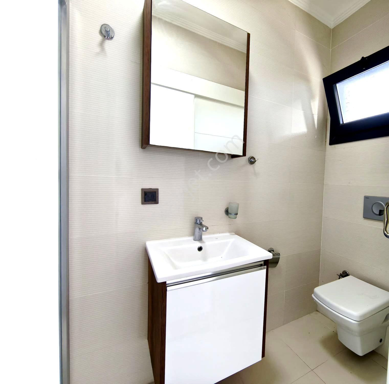 Kuşadasında Havuzlu Sitede Otoparklı Bahçeli 3+1 Villa - Görsel 29