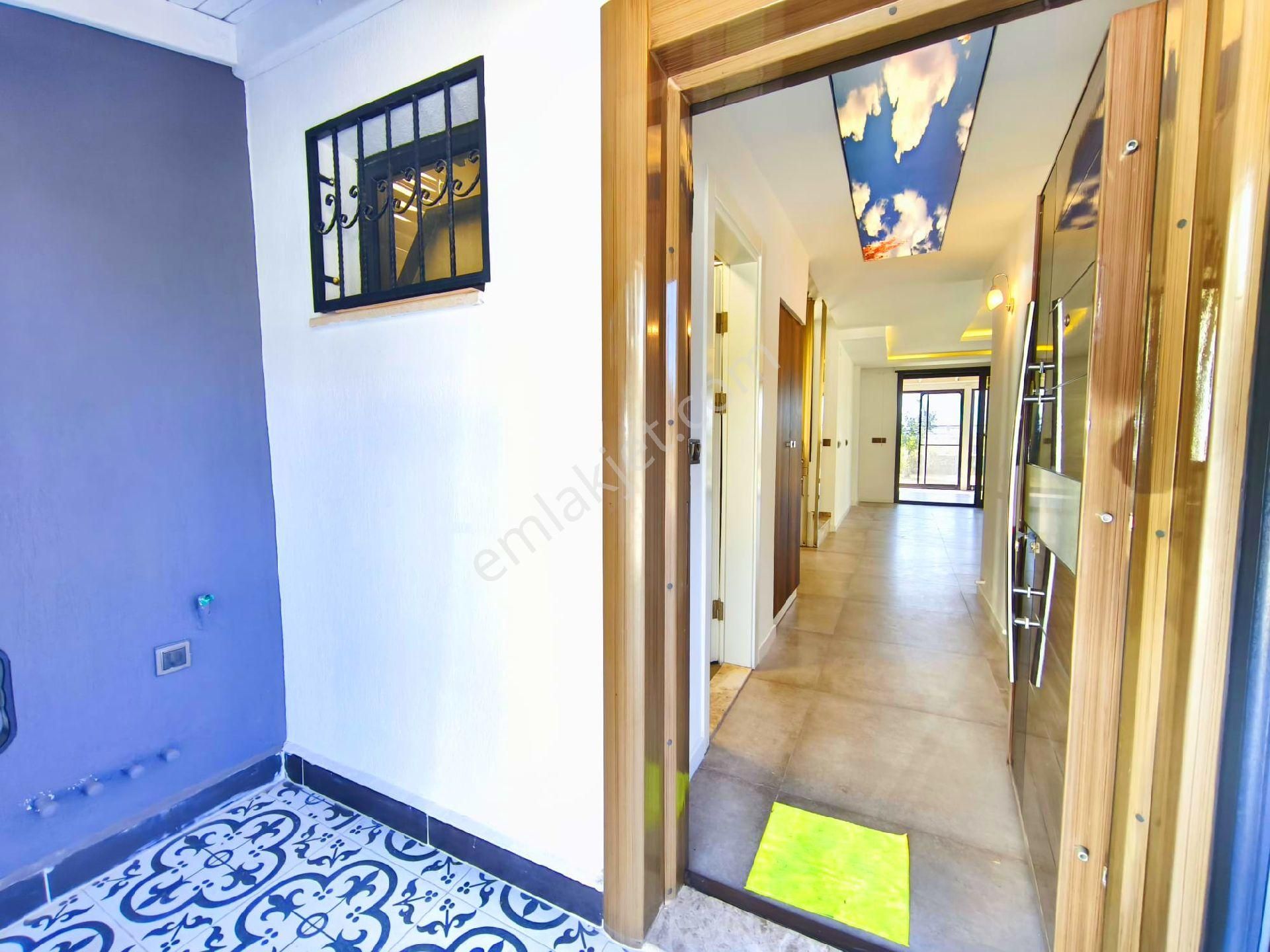 Kuşadasında Havuzlu Sitede Otoparklı Bahçeli 3+1 Villa - Görsel 9