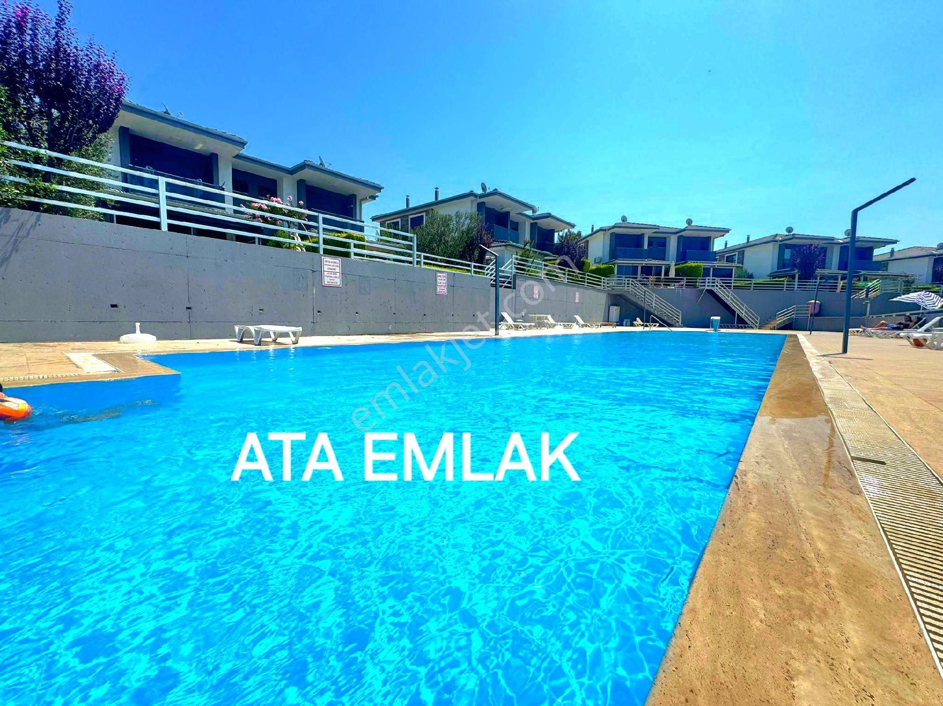 Kuşadasında Havuzlu Sitede Otoparklı Bahçeli 3+1 Villa - Görsel 34