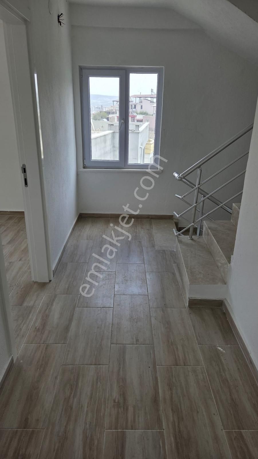 Satılık Müstakil Ev Silifke Tosmurluda Bahçeli, Kale Manzaral - Görsel 6