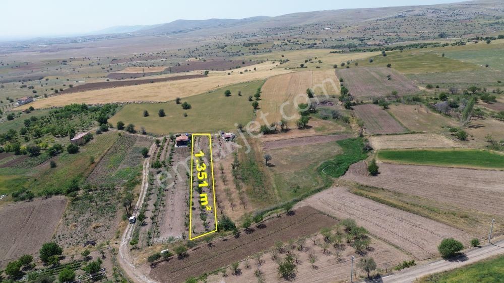 Konya / Meram / Karadiğin Deresi Mahallesinde 1.351 M² Müstakil Tapulu Tarla