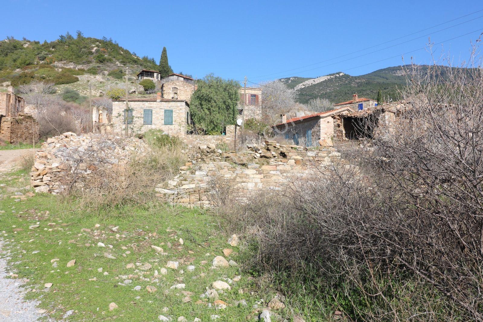 Eski Doğanbey'de, İçinde Yıkık Ev Bulunan Arsa - Görsel 25