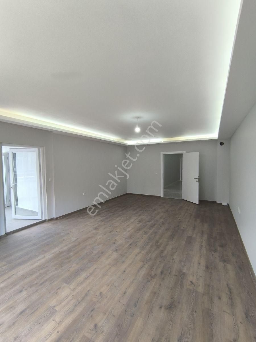 Ali Şeker'den Gökdelenler Bölgesinde Satılık Lüks 4+1 - Görsel 4