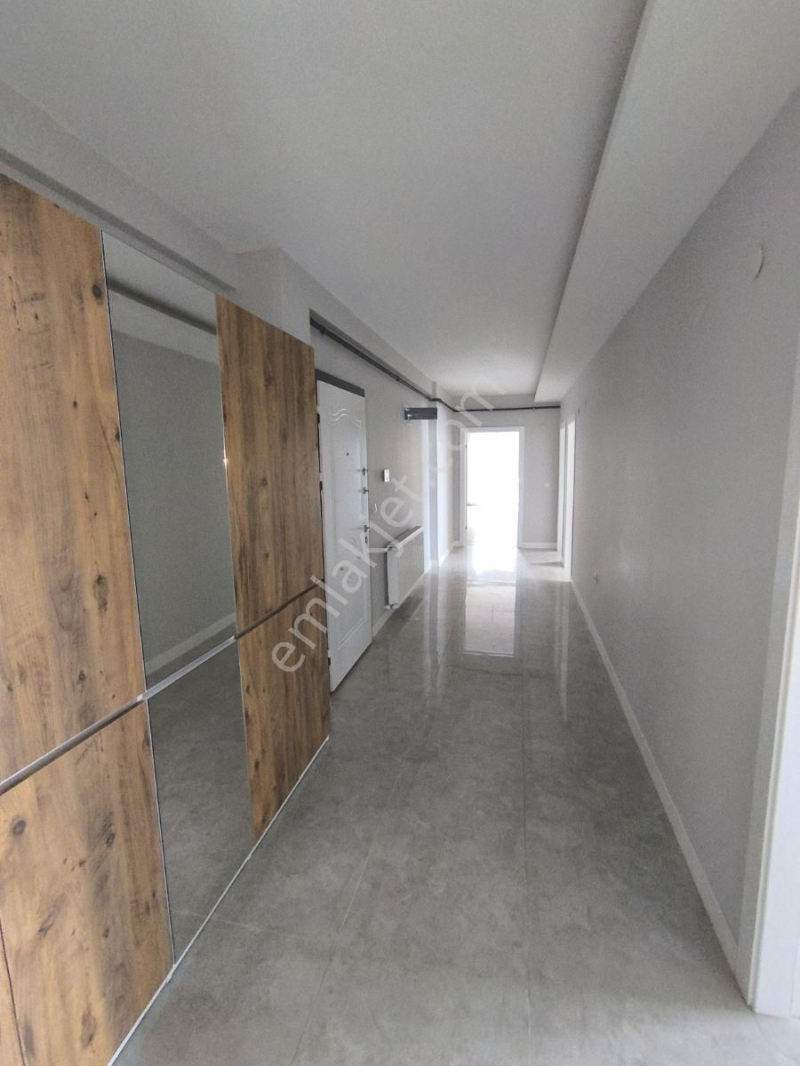 Ali Şeker'den Gökdelenler Bölgesinde Satılık Lüks 4+1 - Görsel 2