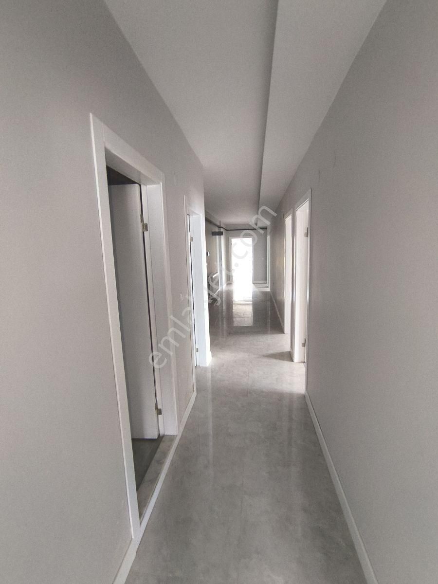 Ali Şeker'den Gökdelenler Bölgesinde Satılık Lüks 4+1 - Görsel 22