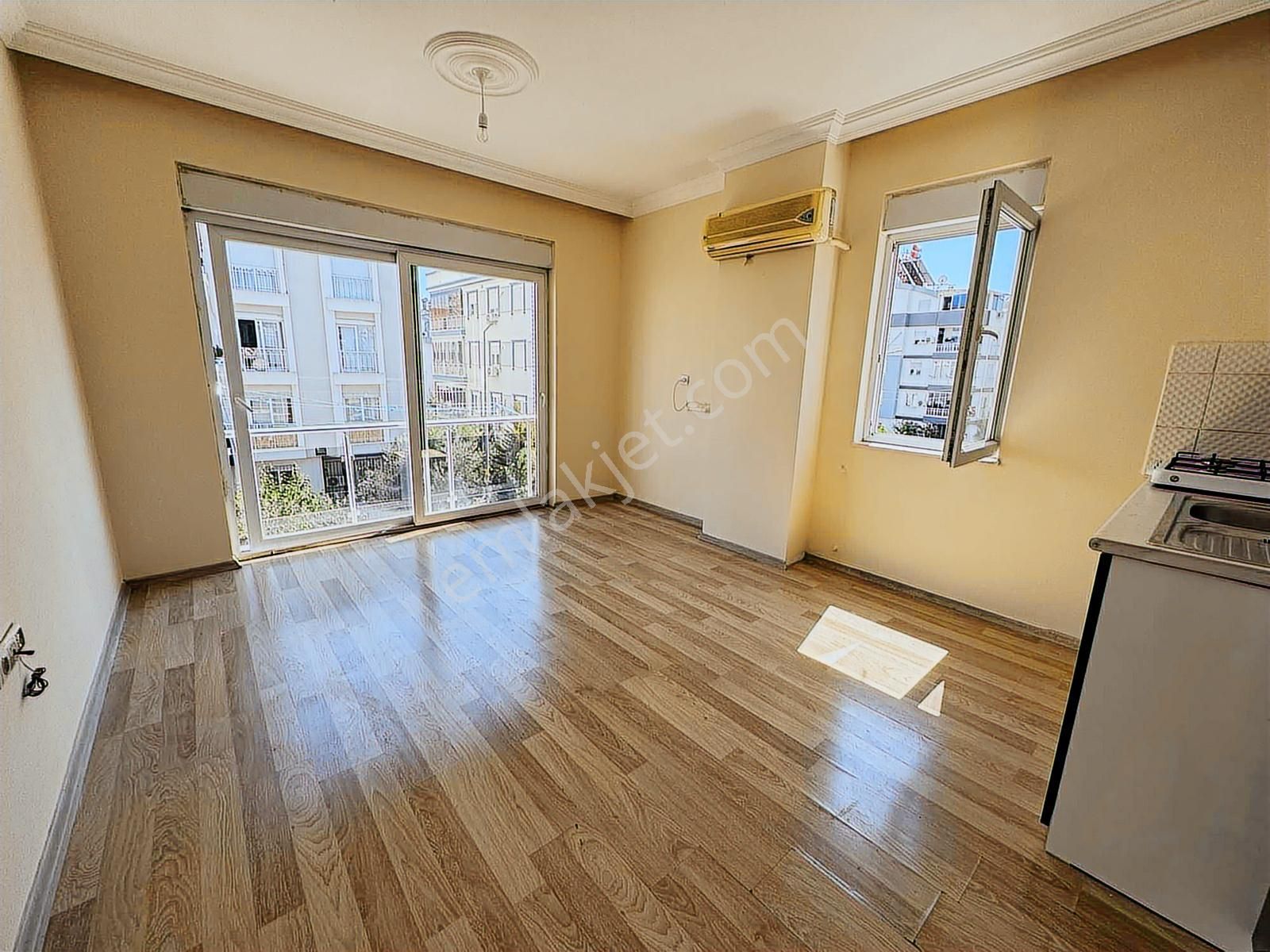 Yeni Yıla Özel Tramvaya Yürüme Mesafesinde 1+1 Kiralık - Görsel 7