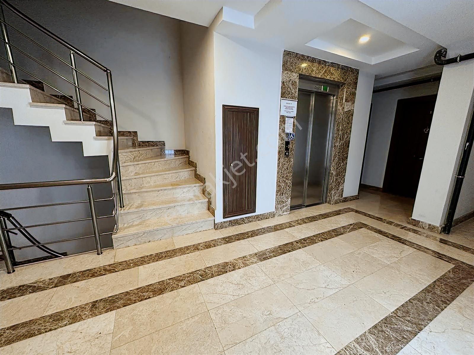 Bahçelievler Çalışlarda 4+2 220 M² Çift Girişli Teraslı Dubleks - Görsel 19