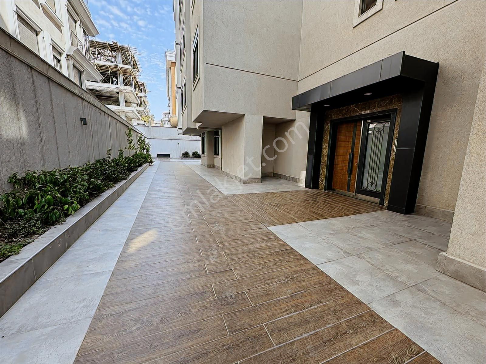 Bahçelievler Çalışlarda 4+2 220 M² Çift Girişli Teraslı Dubleks - Görsel 5