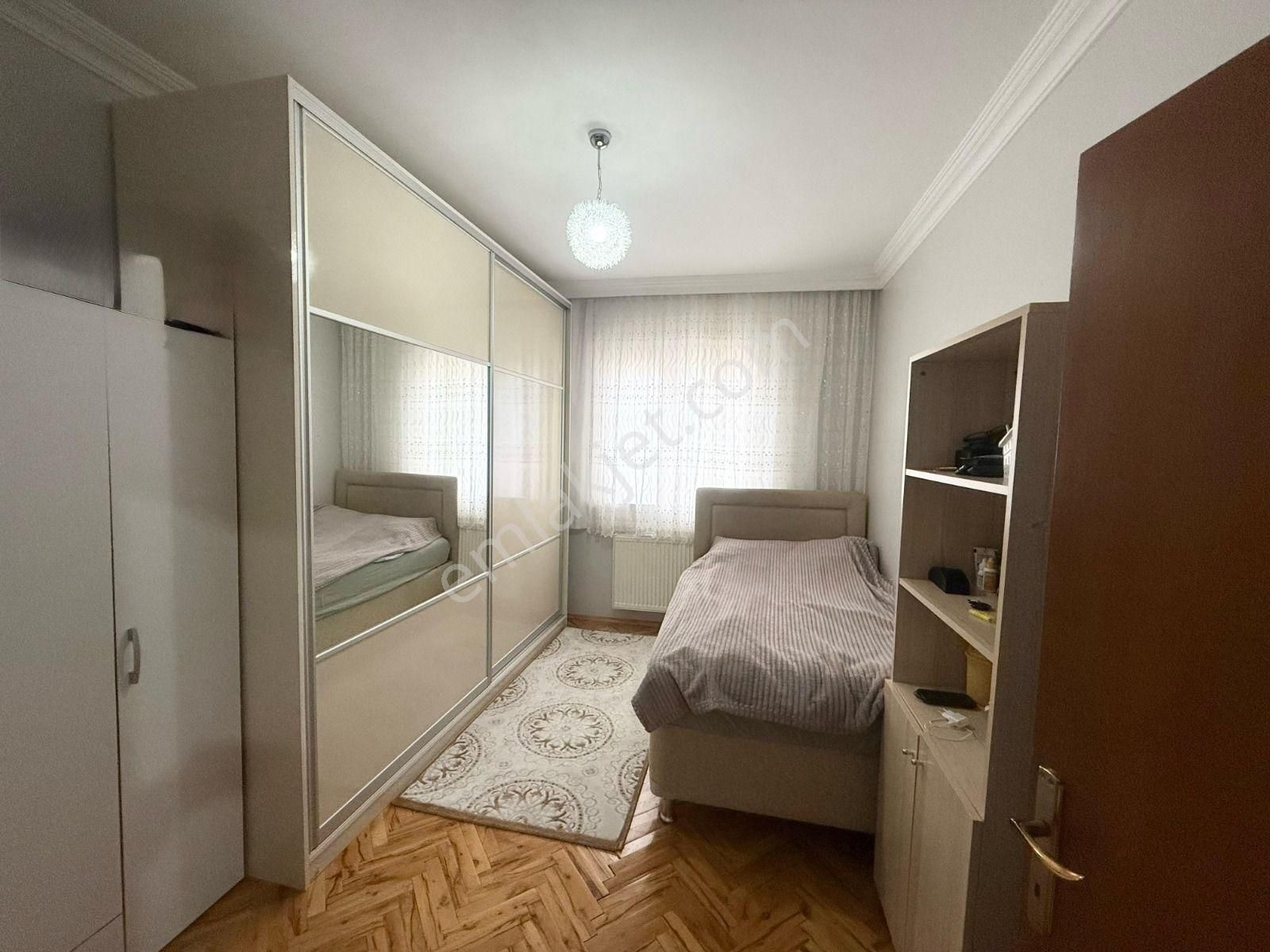 Atanora Vadi'den Mürsel Uluçta Ara Kat Geniş Metraj Kombili Yapılı 3+1 - Görsel 2