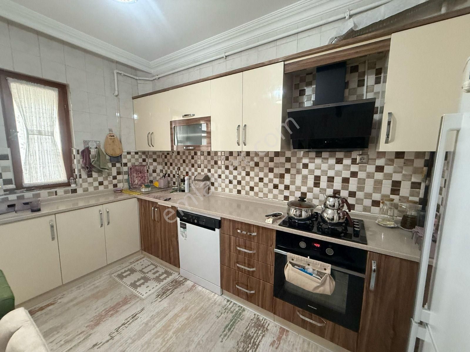 Atanora Vadi'den Mürsel Uluçta Ara Kat Geniş Metraj Kombili Yapılı 3+1 - Görsel 4