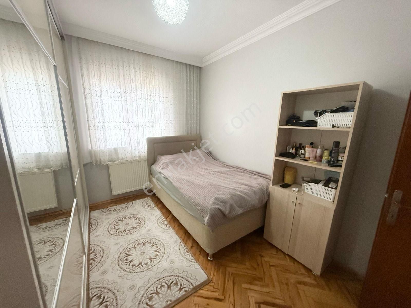 Atanora Vadi'den Mürsel Uluçta Ara Kat Geniş Metraj Kombili Yapılı 3+1 - Görsel 5