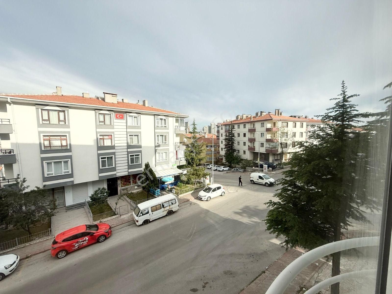 Atanora Vadi'den Mürsel Uluçta Ara Kat Geniş Metraj Kombili Yapılı 3+1 - Görsel 30