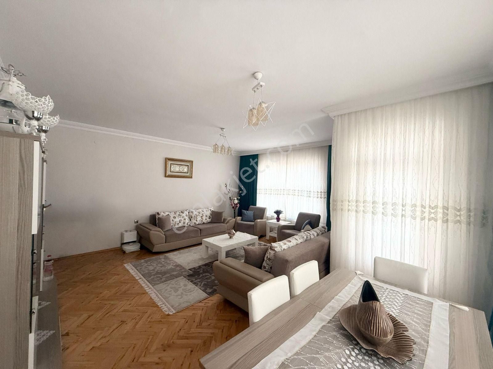 Atanora Vadi'den Mürsel Uluçta Ara Kat Geniş Metraj Kombili Yapılı 3+1 - Görsel 17