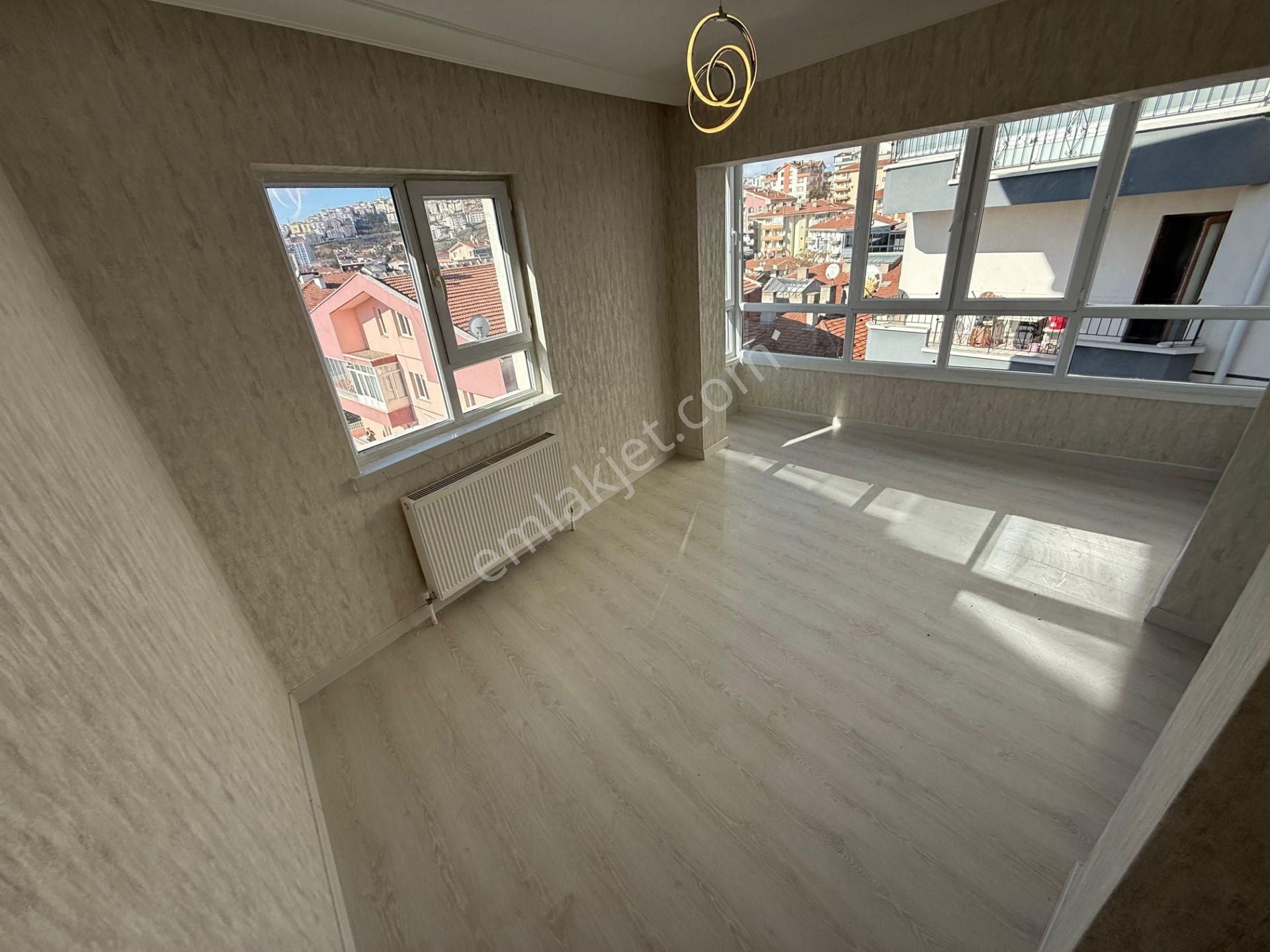 Refik Saydam Cad. Yakını Orta Kat 3+1 Manzaralı Full Yapılı