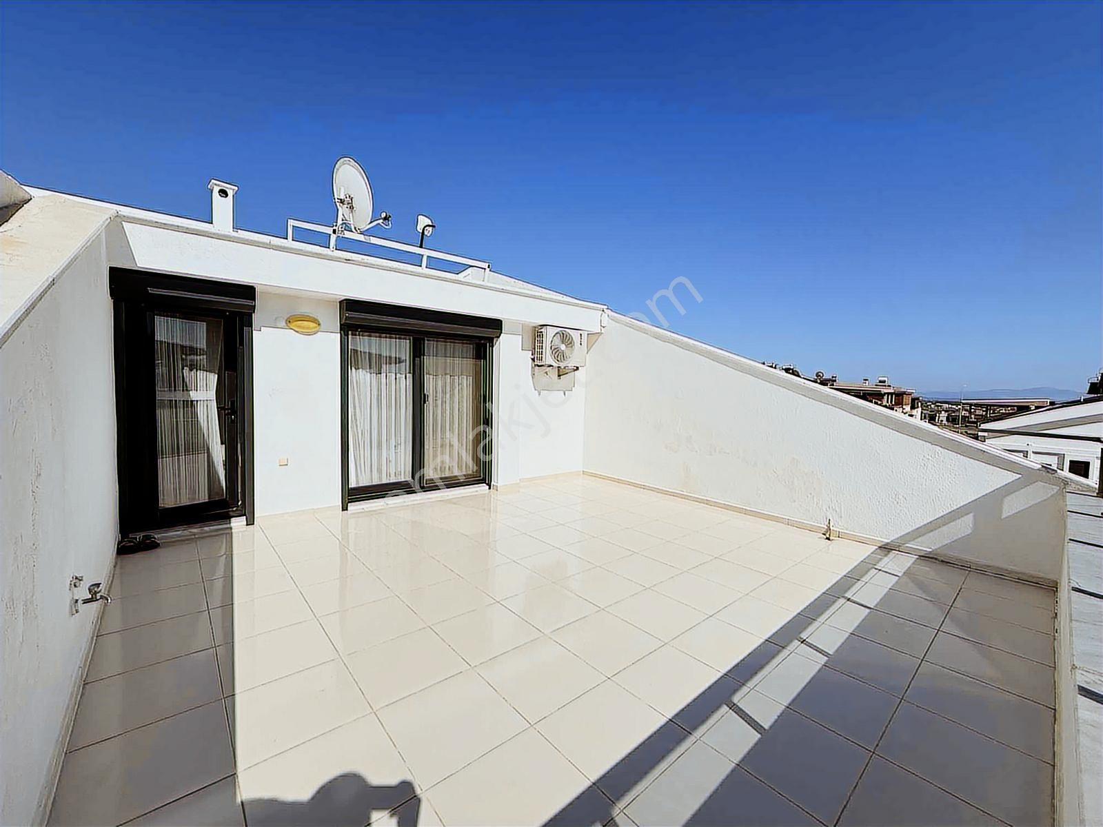 Fiyat Düştü!!fırsat !! Eşyalı Satılık Villa - Görsel 24