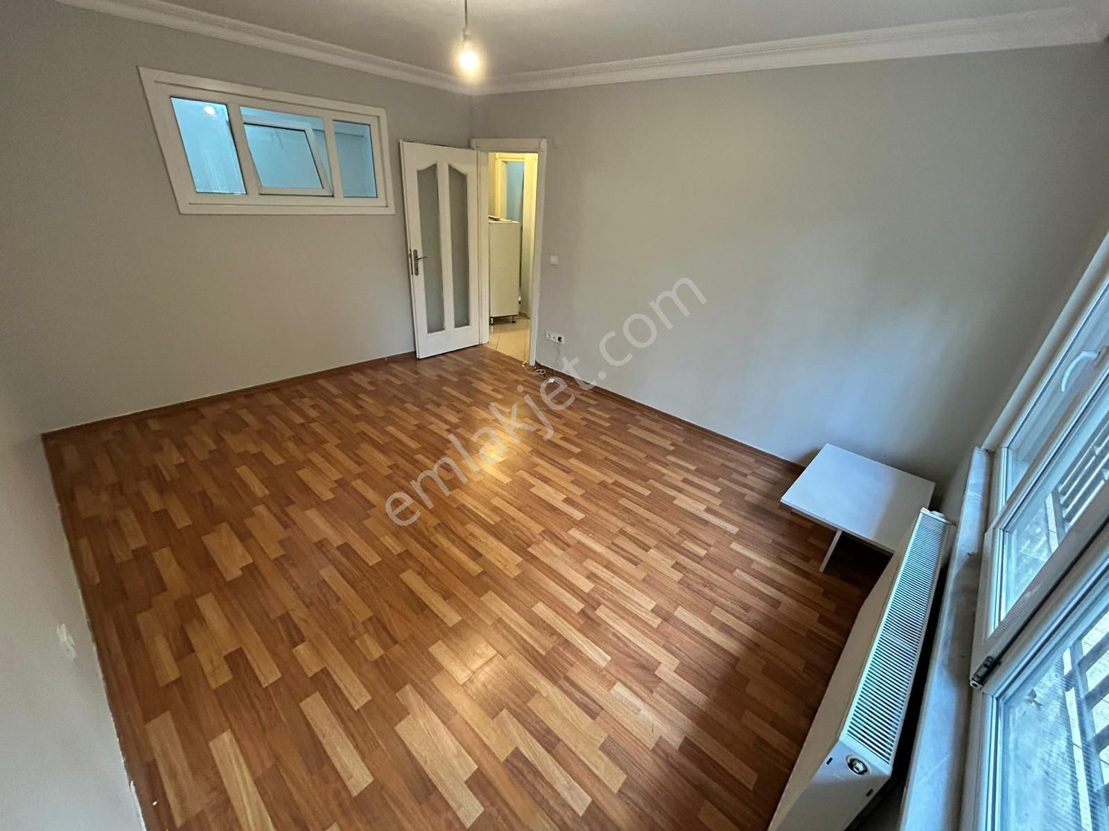 Üsküdar Cumhuriyet Mahallesin De Ferah Ve Kullanışlı 2+1 - Görsel 8