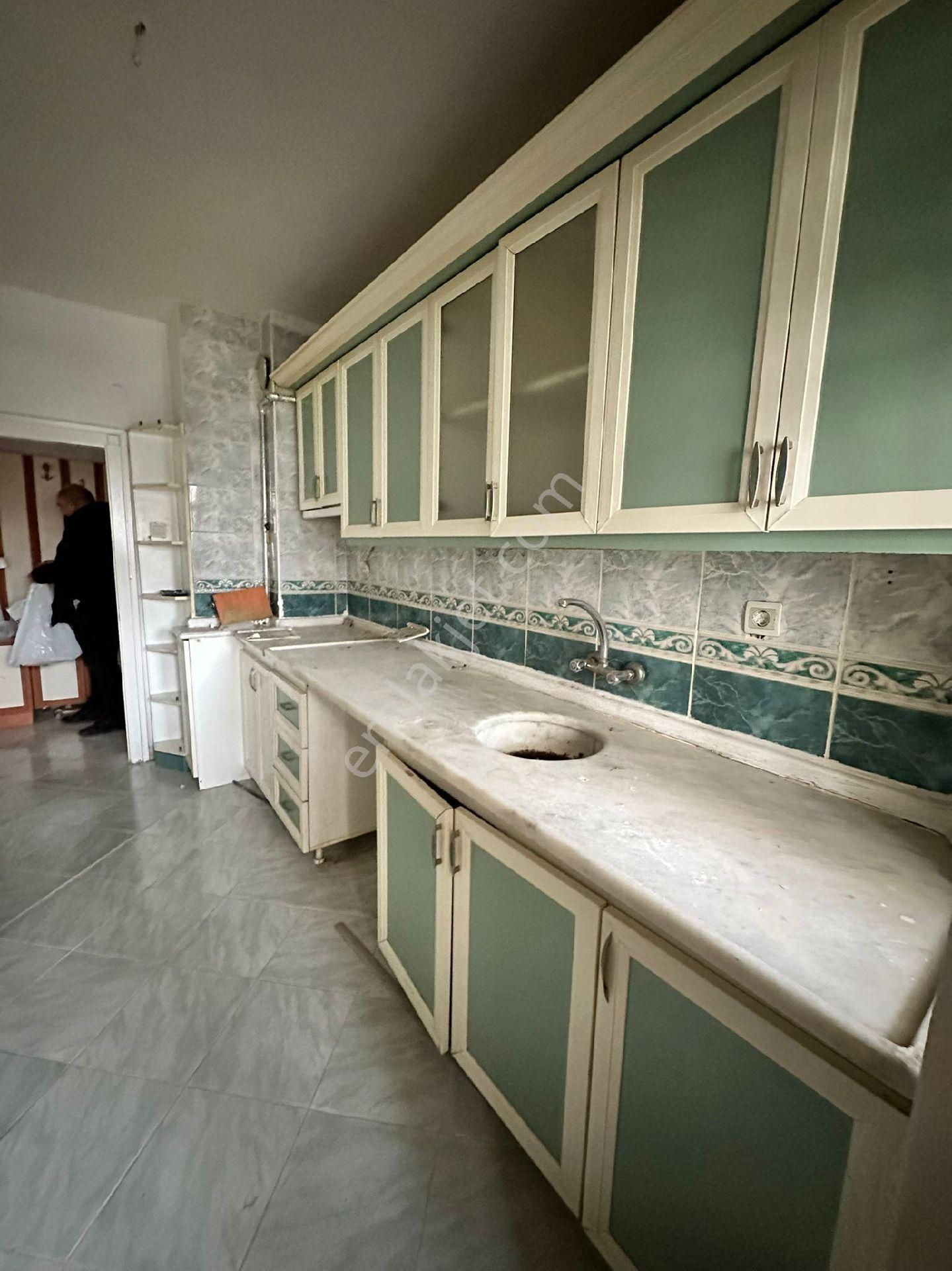 Yüksek Giriş Cadde Cepheli - Görsel 20